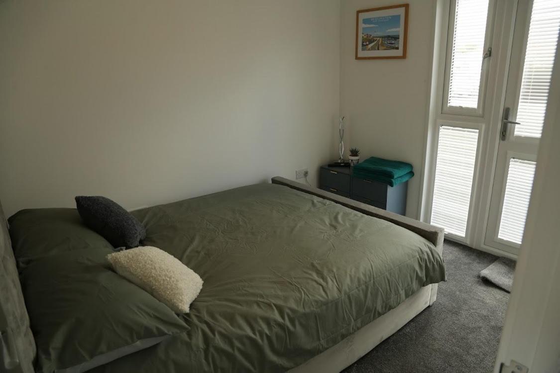 408 Sea View Road Apartment *